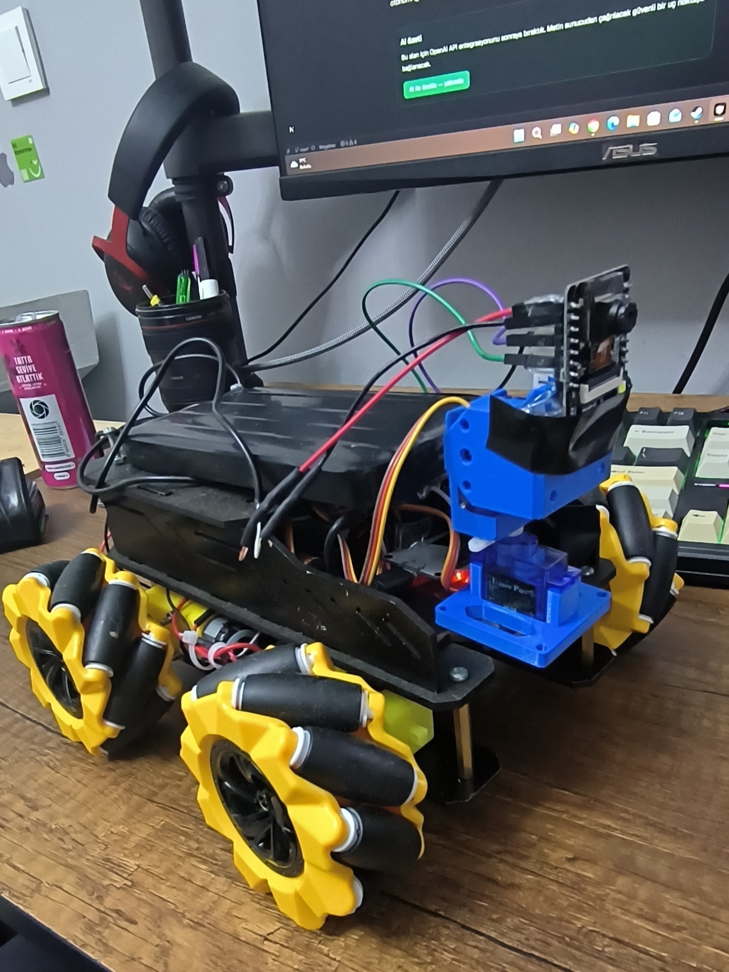 Kesis-Robot — Güncel görünüm (Pan-Tilt mekanizması ve tüm bileşenler monte edilmiş hali)